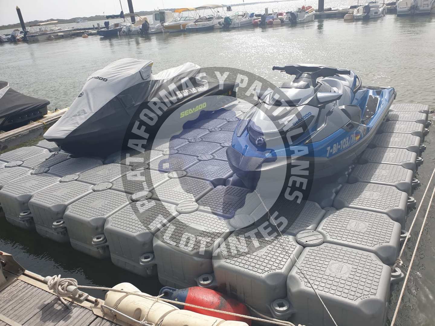 plataformas flotantes motos agua